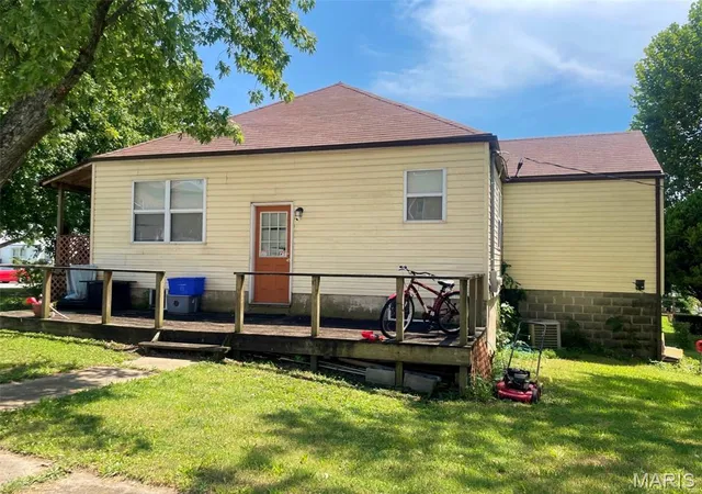 3rd image of 1609 N Cedar St, Rolla, MO 65401 | MLS# MIS26050899