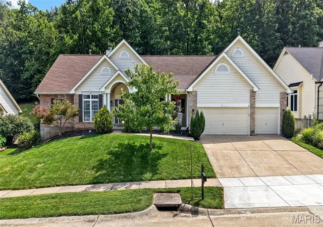 Photo 1 of Sale Pending at 714 Southern Hills Dr, Eureka, MO 63025 | MLS# MIS26050905 | Listing updated on 2026-08-24