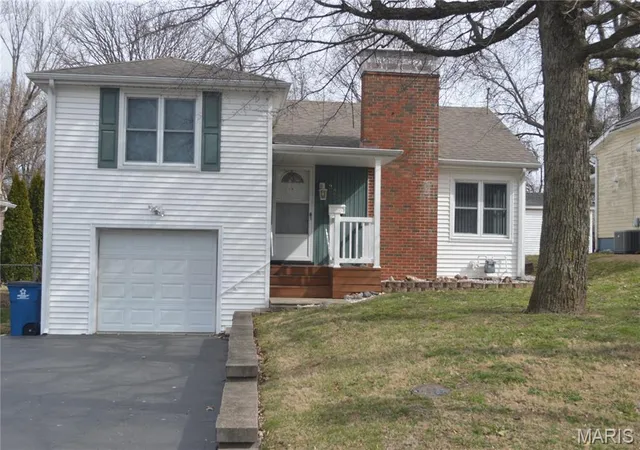 Photo 1 of Sale Pending at 328 Sycamore St, Collinsville, IL 62234 | MLS# MIS26050913 | Listing updated on 2026-08-20