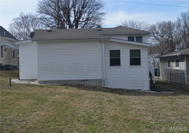 Photo 18 of Sale Pending at 328 Sycamore St, Collinsville, IL 62234 | MLS# MIS26050913 | Listing updated on 2026-08-20