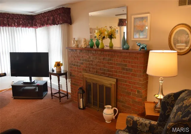 Photo 2 of Sale Pending at 328 Sycamore St, Collinsville, IL 62234 | MLS# MIS26050913 | Listing updated on 2026-08-20