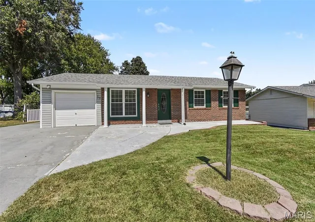 Photo 1 of Single family home for sale at 39 Oxbow Rd, St Peters, MO 63376 | MLS# MIS26050920 | Listing updated on 2026-09-07