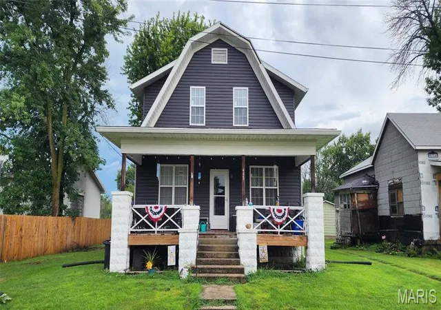 Photo 1 of Single family home for sale at 405 S Jefferson St, Vandalia, MO 63382 | MLS# MIS26050932 | Listing updated on 2026-08-26