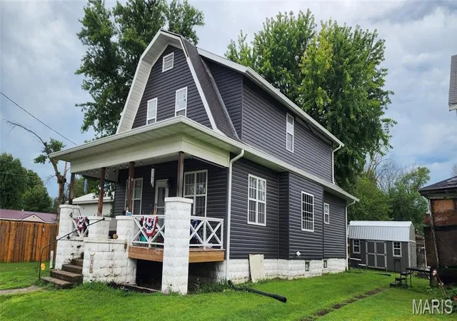 Photo 2 of Single family home for sale at 405 S Jefferson St, Vandalia, MO 63382 | MLS# MIS26050932 | Listing updated on 2026-08-26