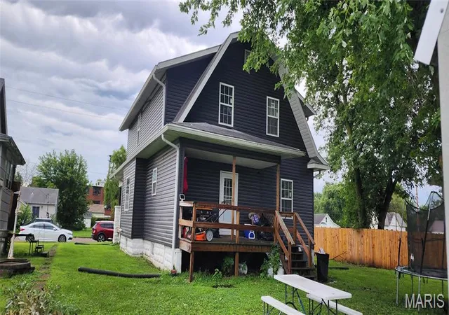 Photo 5 of Single family home for sale at 405 S Jefferson St, Vandalia, MO 63382 | MLS# MIS26050932 | Listing updated on 2026-08-26