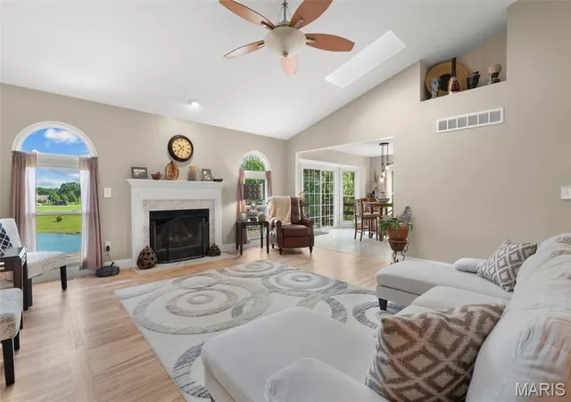 Photo 3 of Single family home for sale at 23507 Cabin Ridge Dr, Warrenton, MO 63383 | MLS# MIS26050936 | Listing updated on 2026-09-01
