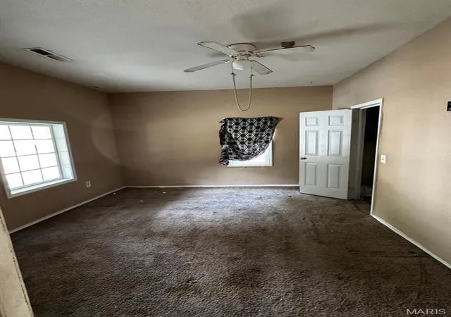 Photo 3 of Single family home for sale at 814 W Maud St, Poplar Bluff, MO 63901 | MLS# MIS26050938 | Listing updated on 2026-08-07