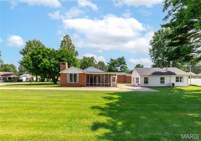 4th image of 915 Moore Ave, Sikeston, MO 63801 | MLS# MIS26050939