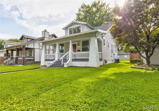 Photo 3 of Single family home for sale at 1211 Troy Rd, Edwardsville, IL 62025 | MLS# MIS26050943 | Listing updated on 2026-10-04