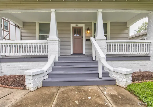 Photo 4 of Single family home for sale at 1211 Troy Rd, Edwardsville, IL 62025 | MLS# MIS26050943 | Listing updated on 2026-10-04