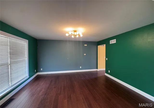 Photo 2 of Single family home for sale at 122 Pine Needle Dr, Wentzville, MO 63385 | MLS# MIS26050946 | Listing updated on 2026-10-05