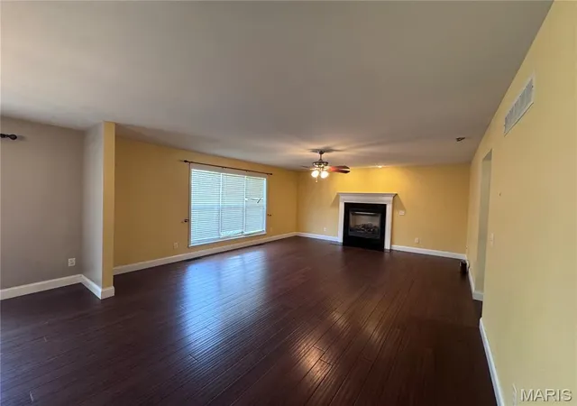 Photo 3 of Single family home for sale at 122 Pine Needle Dr, Wentzville, MO 63385 | MLS# MIS26050946 | Listing updated on 2026-10-05