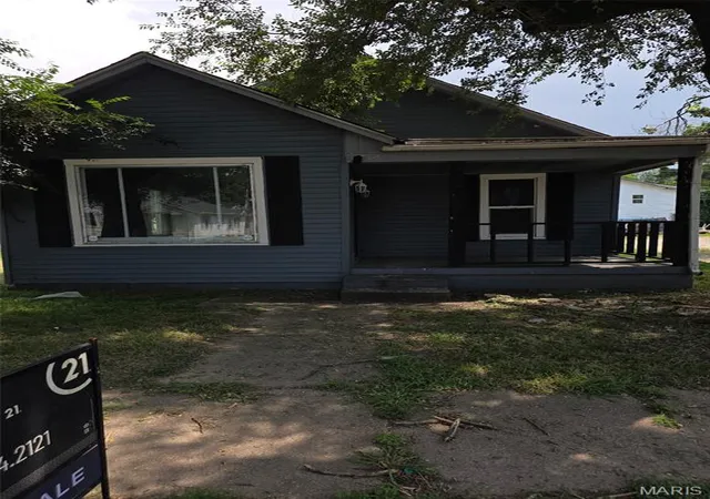 Photo 1 of Single family home for sale at 733 Matthews Ave, Sikeston, MO 63801 | MLS# MIS26050960 | Listing updated on 2026-08-28