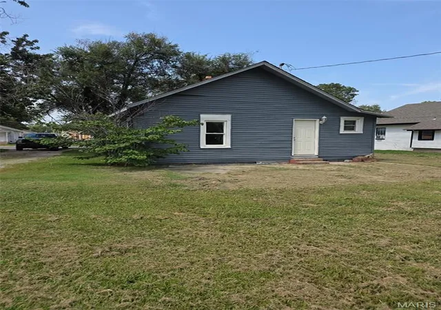Photo 3 of Single family home for sale at 733 Matthews Ave, Sikeston, MO 63801 | MLS# MIS26050960 | Listing updated on 2026-08-28