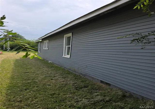 Photo 3 of Single family home for sale at 733 Matthews Ave, Sikeston, MO 63801 | MLS# MIS26050960 | Listing updated on 2026-08-28