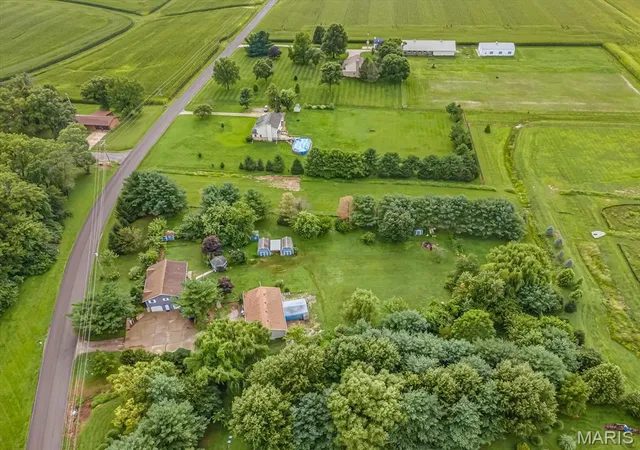 2nd image of 7709 Goshen Rd, Edwardsville, IL 62025 | MLS# MIS26050963