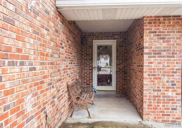 3rd image of 1612 Berry Ct, Imperial, MO 63052 | MLS# MIS26050964