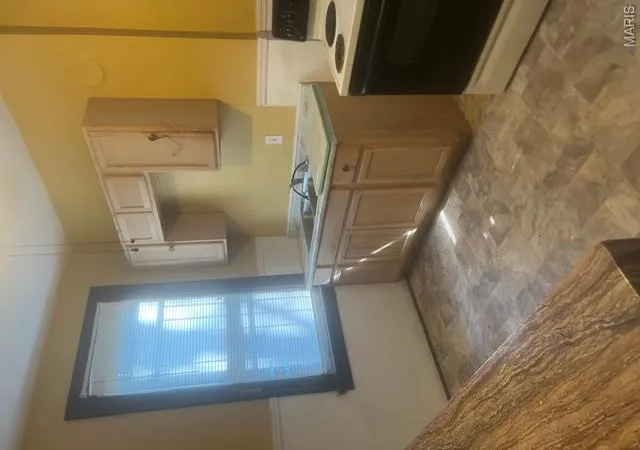 Photo 4 of Single family home for sale at 4930 Thekla Ave, Saint Louis, MO 63115 | MLS# MIS26050965 | Listing updated on 2026-09-25