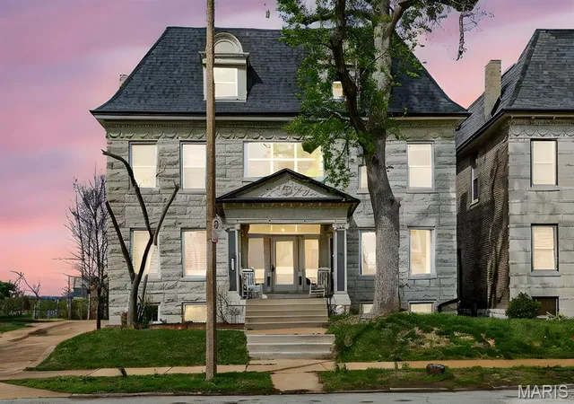 Photo 1 of Single family home for sale at 5137 Washington Pl, Saint Louis, MO 63108 | MLS# MIS26050970 | Listing updated on 2026-08-16