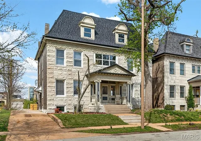 Photo 2 of Single family home for sale at 5137 Washington Pl, Saint Louis, MO 63108 | MLS# MIS26050970 | Listing updated on 2026-08-16