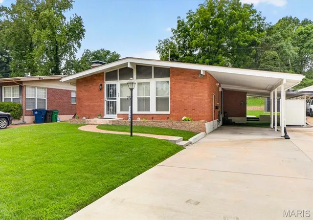 Photo 2 of Sale Pending at 515 Marick Dr, Saint Louis, MO 63119 | MLS# MIS26050973 | Listing updated on 2026-08-31