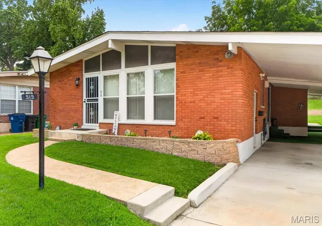 Photo 3 of Sale Pending at 515 Marick Dr, Saint Louis, MO 63119 | MLS# MIS26050973 | Listing updated on 2026-08-31