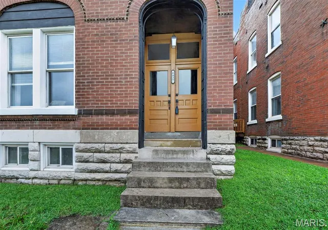 Photo 4 of Single family home for sale at 6827 Minnesota Ave, Saint Louis, MO 63111 | MLS# MIS26050974 | Listing updated on 2026-10-26