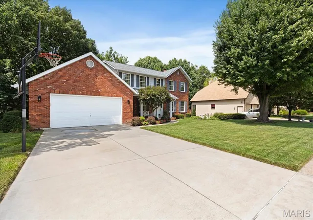 Photo 2 of Single family home for sale at 1131 Black Forest Dr, St Charles, MO 63301 | MLS# MIS26050978 | Listing updated on 2026-09-07