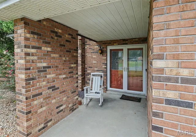Photo 3 of Single family home for sale at 86 Eastmoor Dr, Wood River, IL 62095 | MLS# MIS26050985 | Listing updated on 2026-09-21