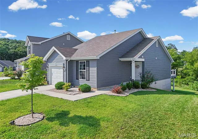3rd image of 821 Black Bear Dr, House Springs, MO 63051 | MLS# MIS26050994