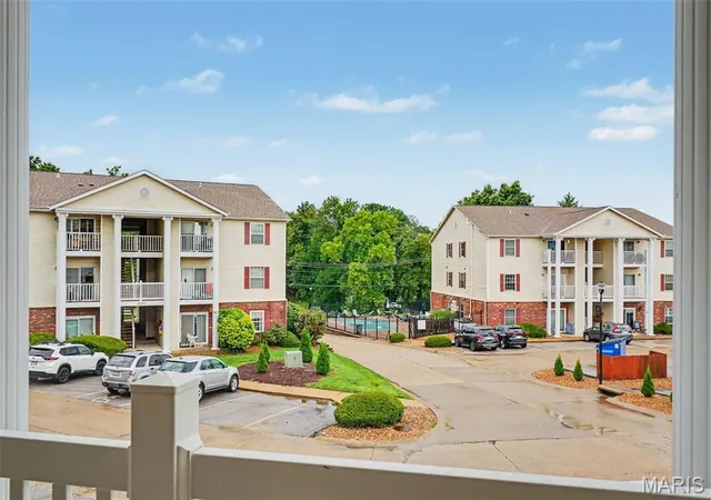 Photo 2 of Condo for sale at 3114 Edwards Pl #303, Maryland Heights, MO 63043 | MLS# MIS26050995 | Listing updated on 2026-09-08