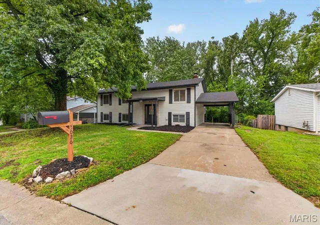 2nd image of 2026 Dawson Dr, Saint Charles, MO 63301 | MLS# MIS26050997