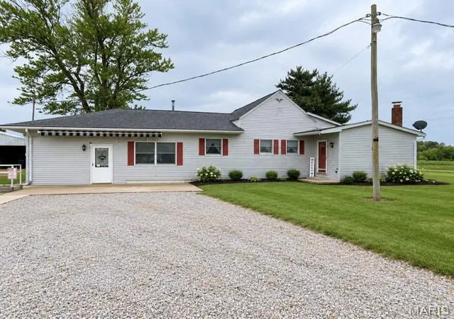 Photo 2 of Single family home for sale at 1954 Tilden Rd, Marissa, IL 62257 | MLS# MIS26051006 | Listing updated on 2026-09-13