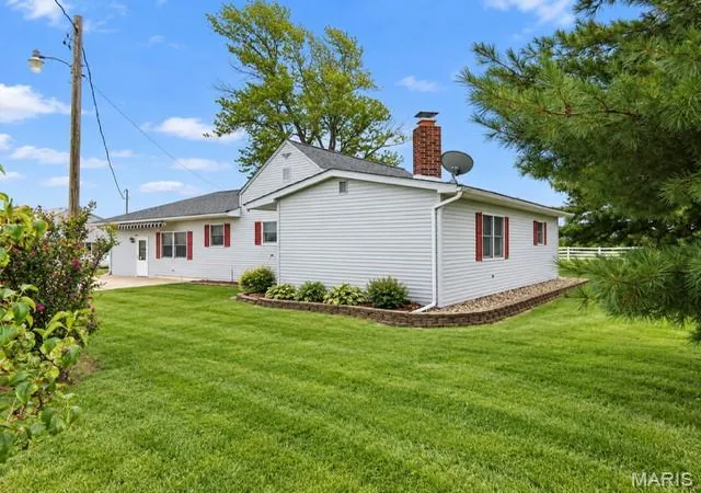 Photo 3 of Single family home for sale at 1954 Tilden Rd, Marissa, IL 62257 | MLS# MIS26051006 | Listing updated on 2026-09-13