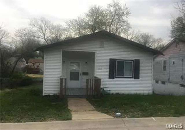 Photo 1 of Single family home for sale at 2918 Hammond Ave, Saint Louis, MO 63121 | MLS# MIS26051010 | Listing updated on 2026-08-17