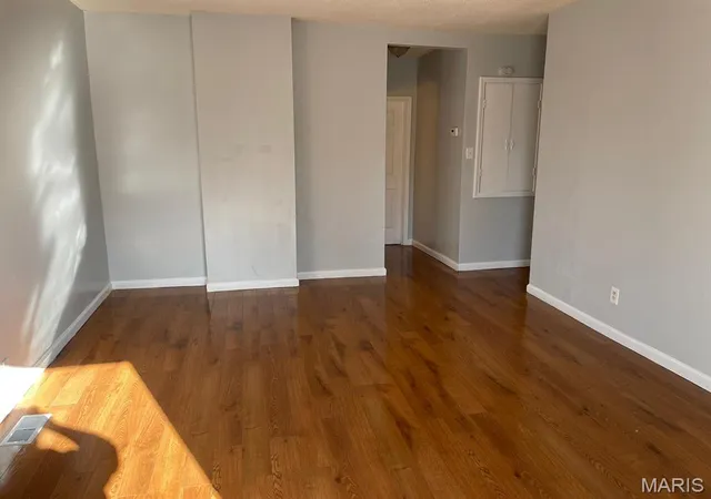 Photo 2 of Single family home for sale at 2918 Hammond Ave, Saint Louis, MO 63121 | MLS# MIS26051010 | Listing updated on 2026-08-17