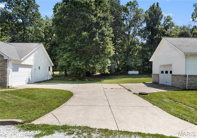 Photo 3 of Single family home for sale at 6 Meta Ln, Wentzville, MO 63385 | MLS# MIS26051011 | Listing updated on 2026-08-20