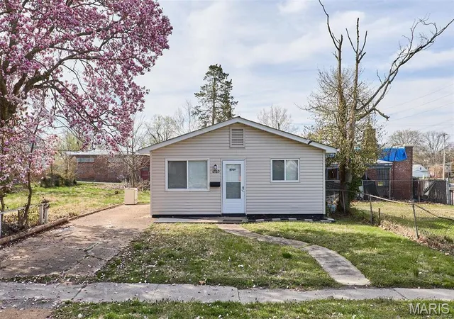 Single family home for sale at 6760 Schofield Pl, Saint Louis, MO 63133 | MLS# MIS26051012