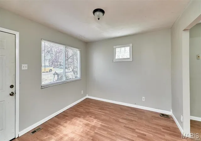 Photo 2 of Single family home for sale at 6760 Schofield Pl, Saint Louis, MO 63133 | MLS# MIS26051012 | Listing updated on 2026-08-17
