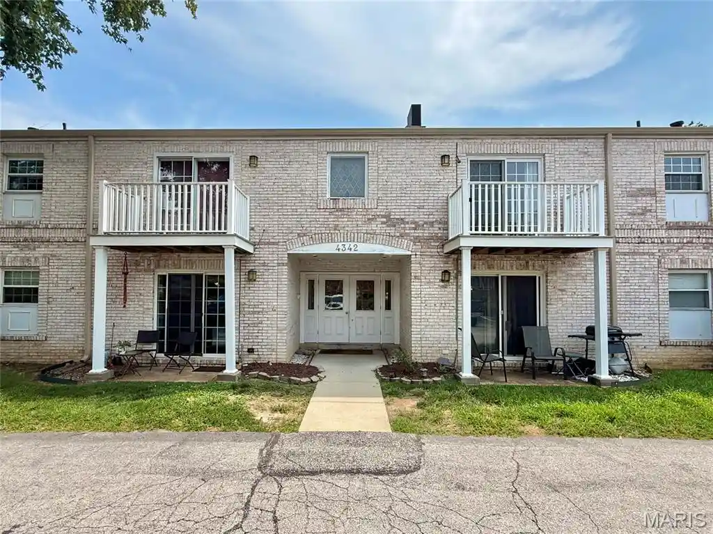 Listing Photo 1 - Condo for sale in 4342 Forest De Ville Dr located at 4342 Forest De Ville Dr, St. Louis, MO 63129 - Unit 4342 Forest De Ville Dr
