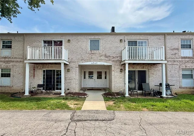 Photo 1 of Condo for sale at 4342 Forest De Ville Dr #G, Saint Louis, MO 63129 | MLS# MIS26051030 | Listing updated on 2026-09-15
