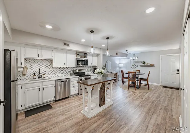 Photo 2 of Condo for sale at 15026 Baxter Village Dr #E, Chesterfield, MO 63017 | MLS# MIS26051032 | Listing updated on 2026-10-02