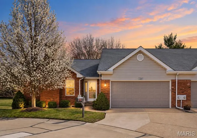 Photo 1 of Single family home for sale at 5100 Kennerly Pl Dr, Saint Louis, MO 63128 | MLS# MIS26051034 | Listing updated on 2026-09-28