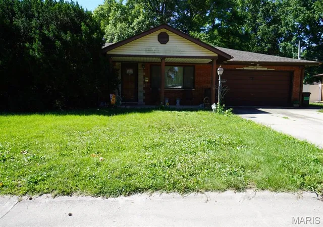 Photo 1 of Sale Pending at 2504 Angela Dr, Granite City, IL 62040 | MLS# MIS26051046 | Listing updated on 2026-08-30