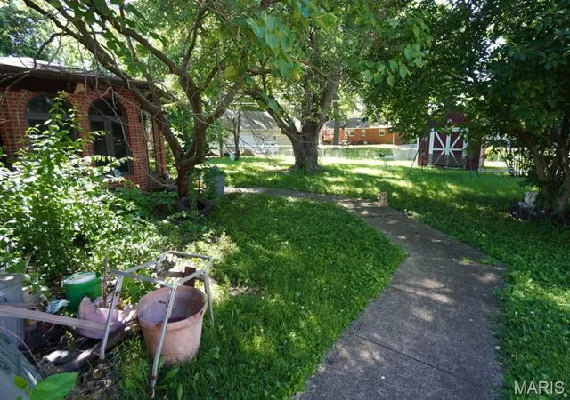 Photo 3 of Sale Pending at 2504 Angela Dr, Granite City, IL 62040 | MLS# MIS26051046 | Listing updated on 2026-08-30