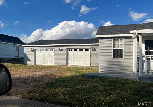 Photo 2 of Single family home for sale at 112 Short St, Bonne Terre, MO 63628 | MLS# MIS26051048 | Listing updated on 2026-08-09