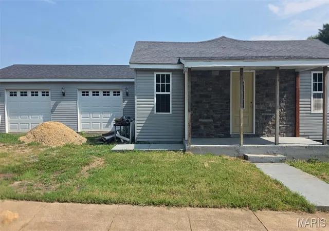 Photo 3 of Single family home for sale at 112 Short St, Bonne Terre, MO 63628 | MLS# MIS26051048 | Listing updated on 2026-08-09