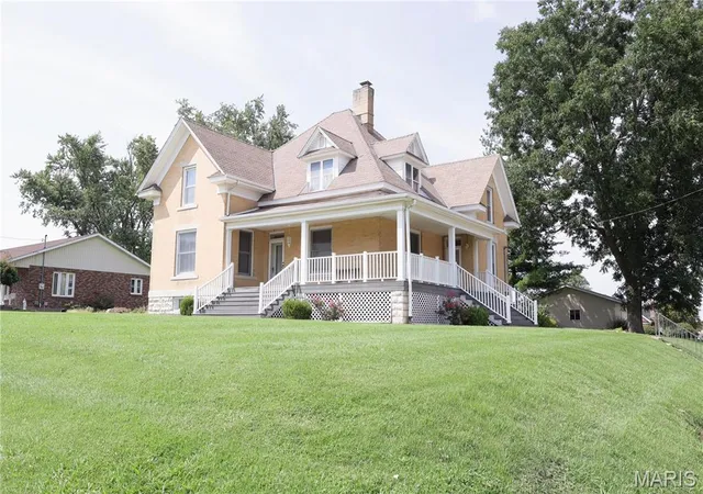 2nd image of 318 E Ste Marie St, Perryville, MO 63775 | MLS# MIS26051053