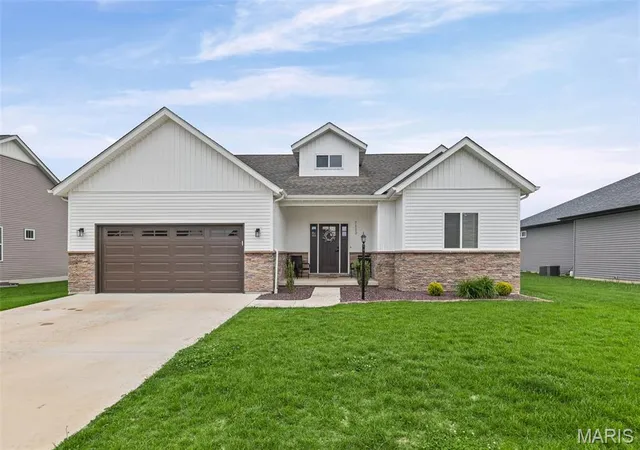 Photo 1 of Single family home for sale at 7112 Richmond Dr, Glen Carbon, IL 62034 | MLS# MIS26051069 | Listing updated on 2026-09-14
