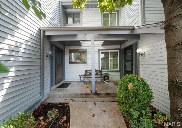 Photo 3 of Condo for sale at 1222 Meramec Heights Dr, Ballwin, MO 63021 | MLS# MIS26051080 | Listing updated on 2026-10-02